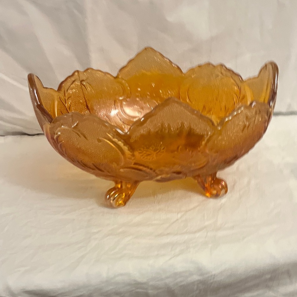 VTG. MARIGOLD CARNIVAL "JEANNETTE " IRIDESCENT 4 FOOTED FRUIT BOWL